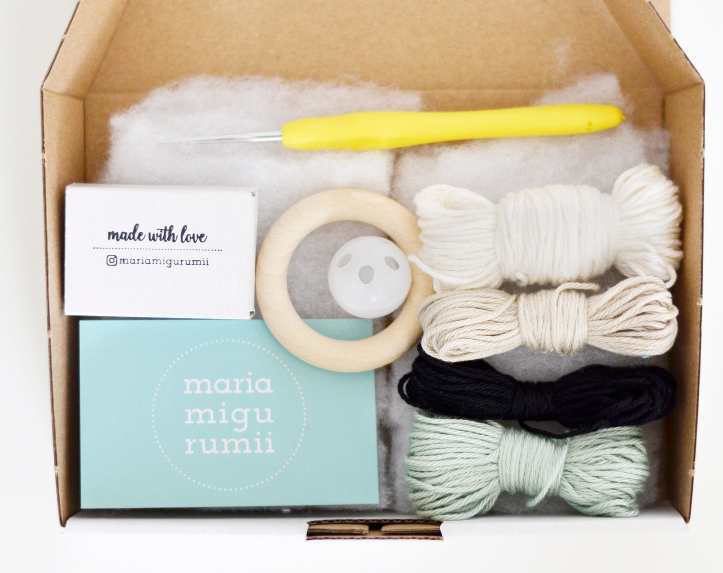 Häkelset Rassel Bullissimo von Mariamigurumii