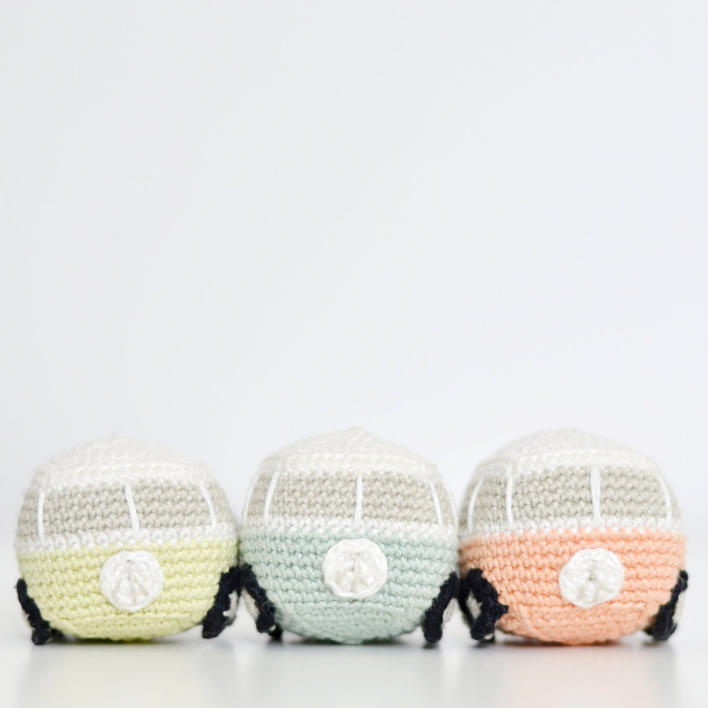 Häkelset Rassel Bullissimo von Mariamigurumii