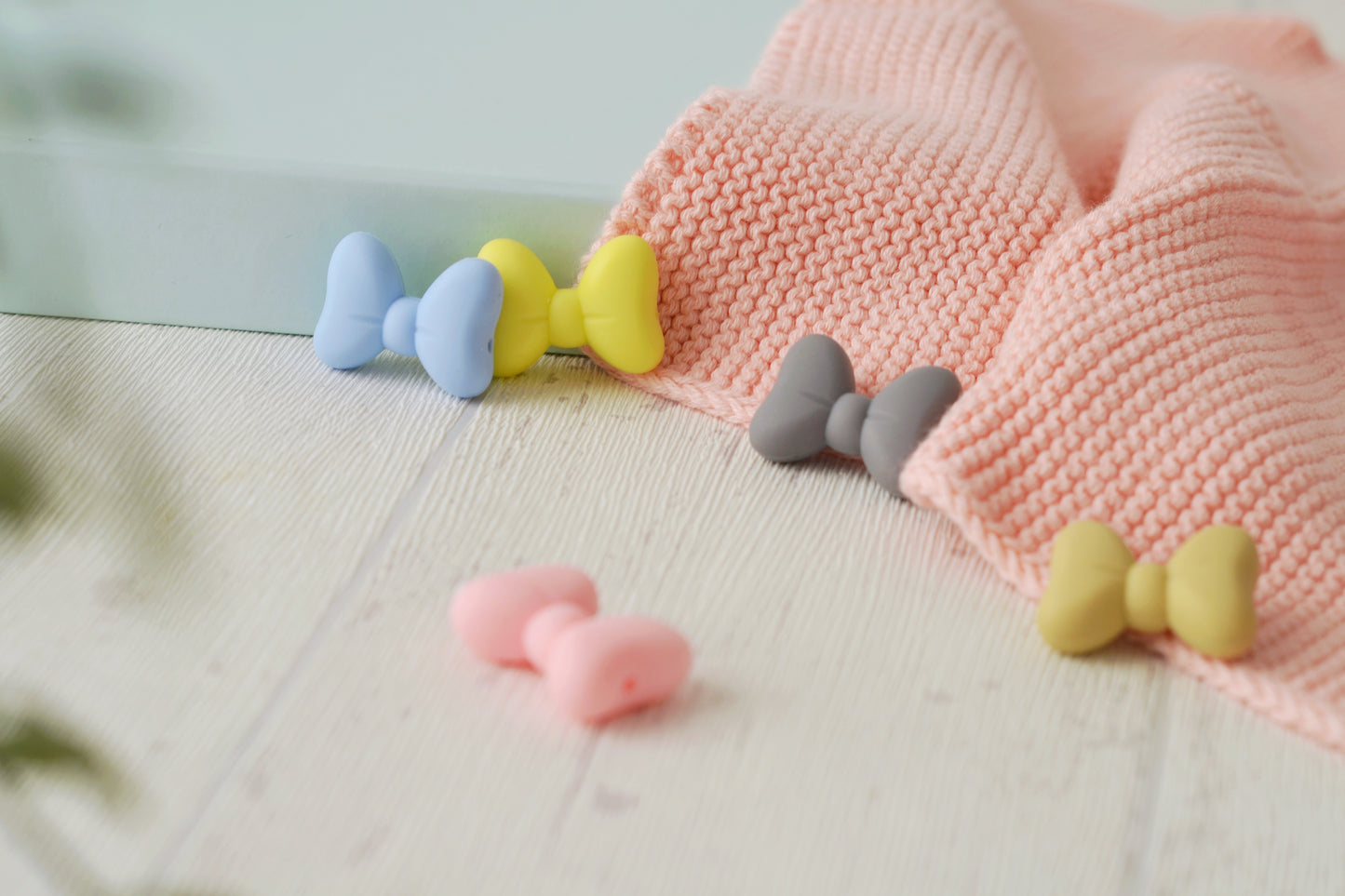 Schleife - Perlen aus Silikon für Schnullerketten