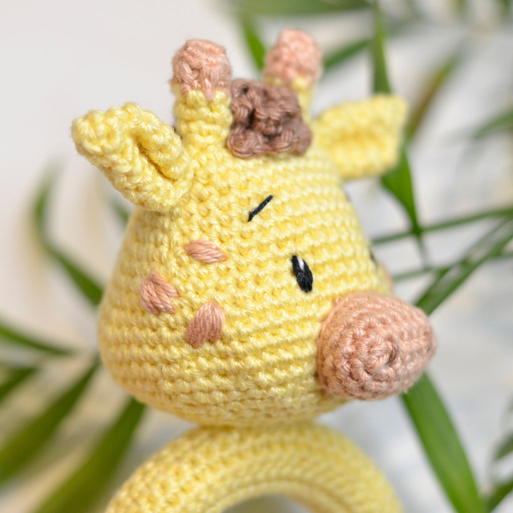 PDF Häkelanleitung Babyrassel Giraffe Amigurumi
